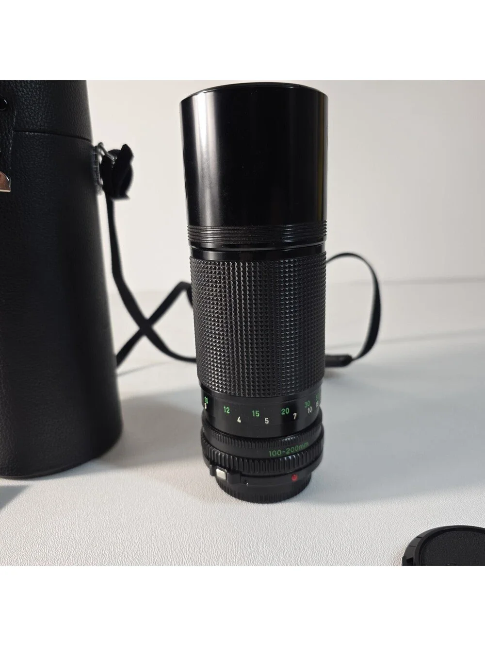 Canon FD 100-200mm f/5.6 Zoom Lens w/ Case Caps Manual Vintage Tested Clean